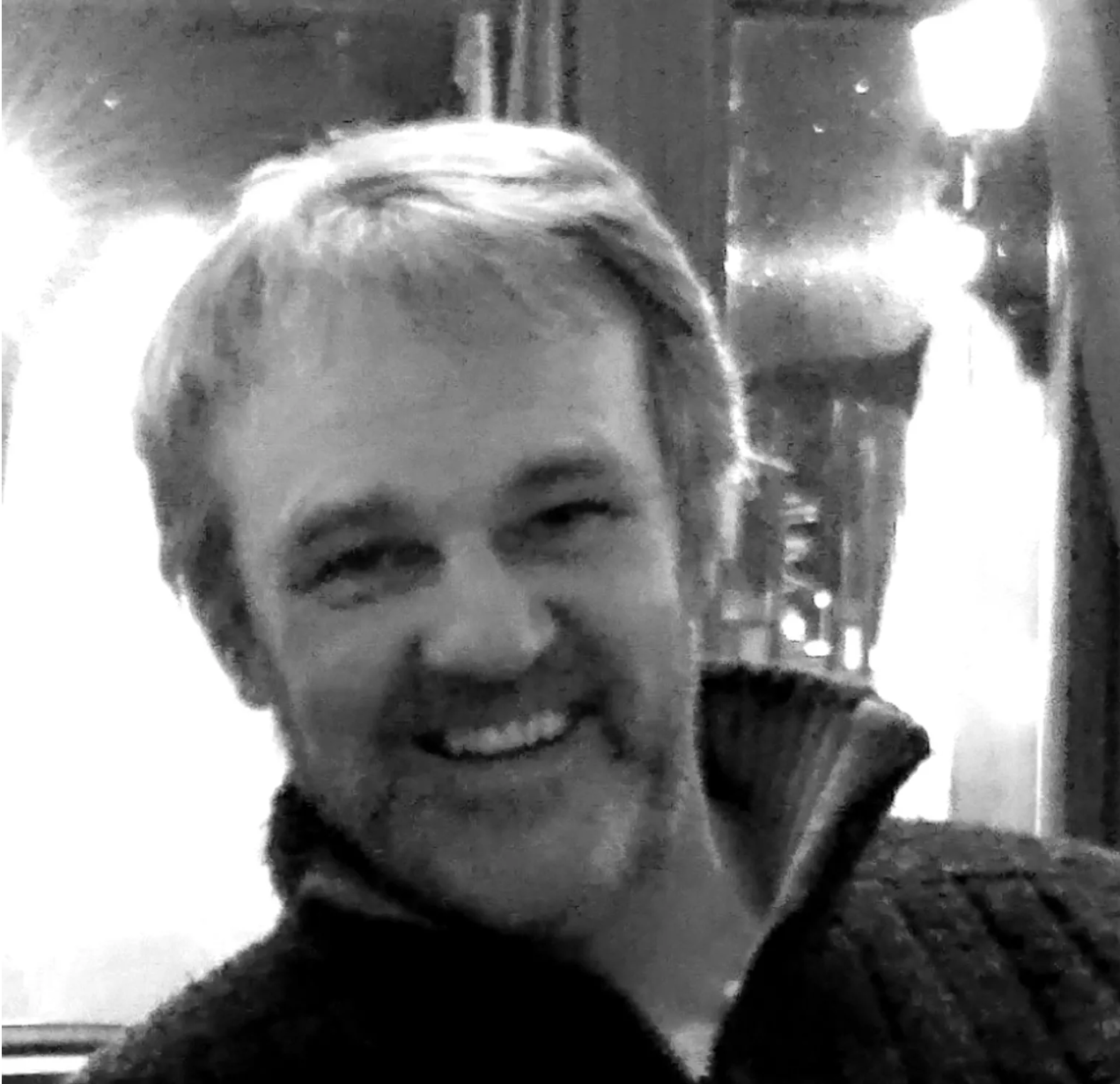 headshot alan dickson